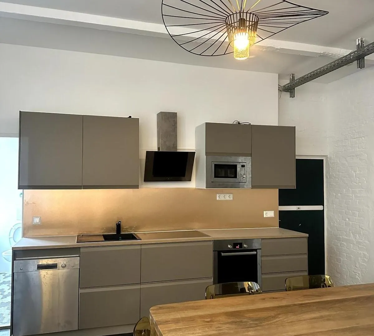 Elegant Gray Room In Vibrant Area 2 Berlín Apartmán