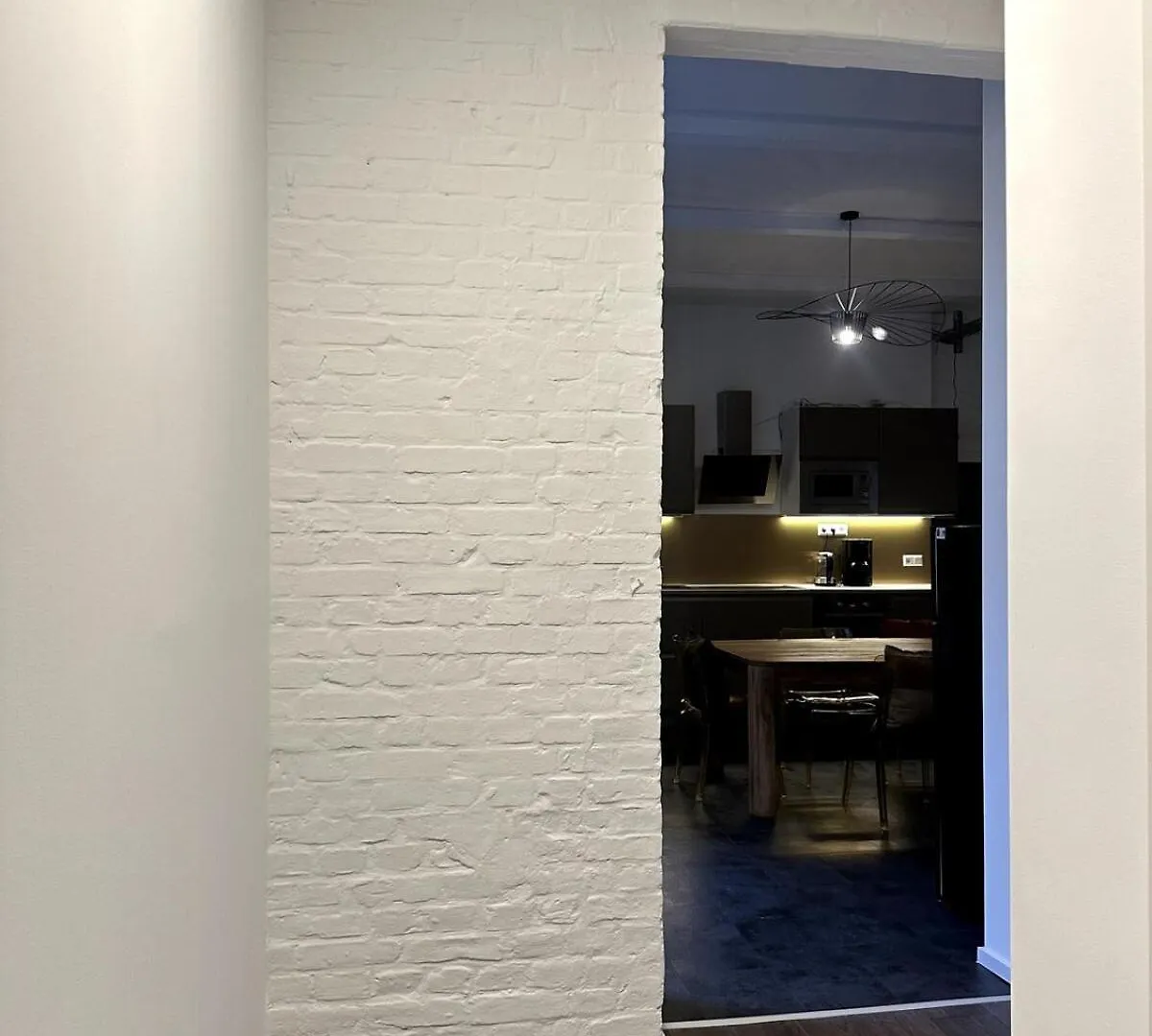 Elegant Gray Room In Vibrant Area 2 Berlín Německo