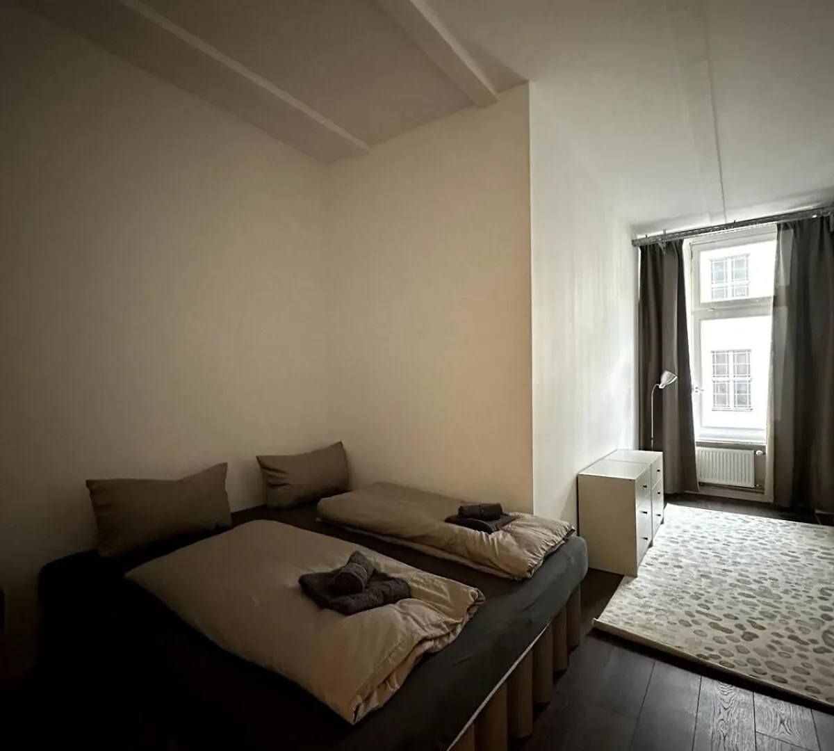 Elegant Gray Room In Vibrant Area 2 Berlin 0*,  Germany