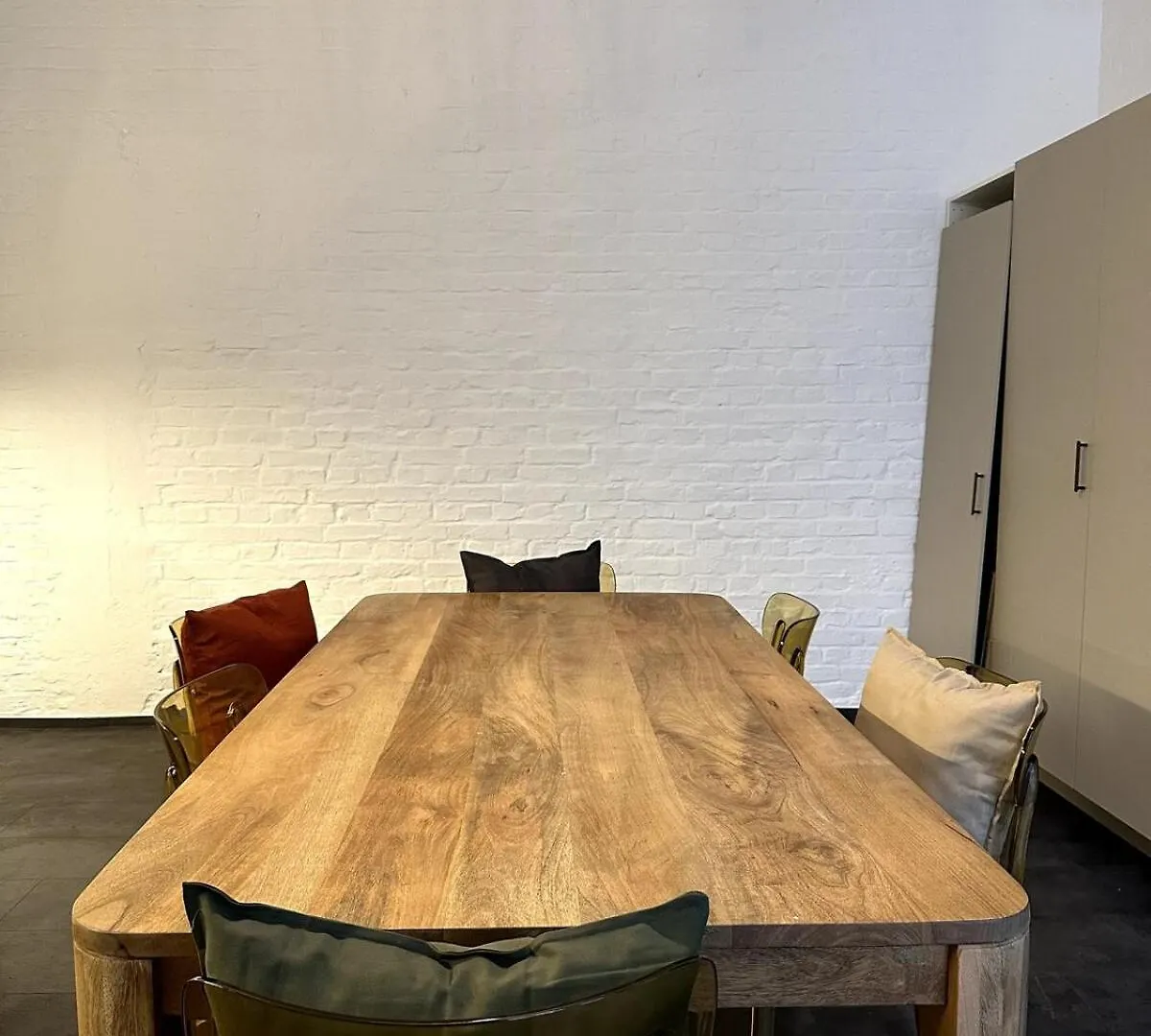 Elegant Gray Room In Vibrant Area 2 Berlin 0*,  Germany