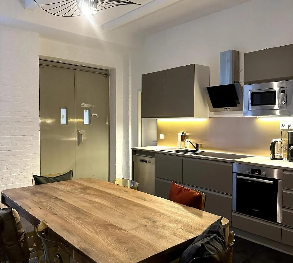 Apartment Elegant Gray Room In Vibrant Area 2 Berlin