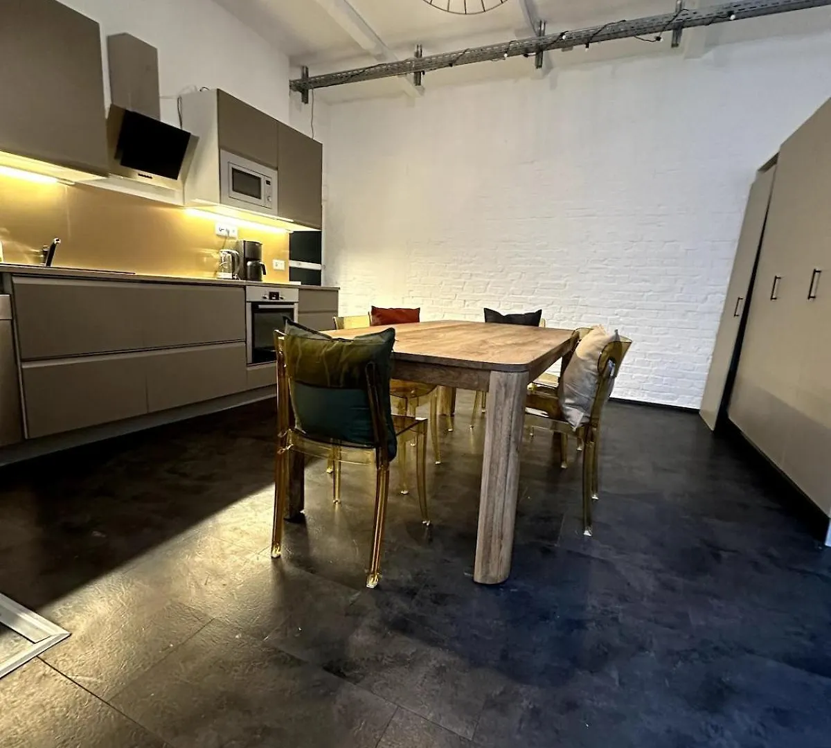 Elegant Gray Room In Vibrant Area 2 Berlin Apartment