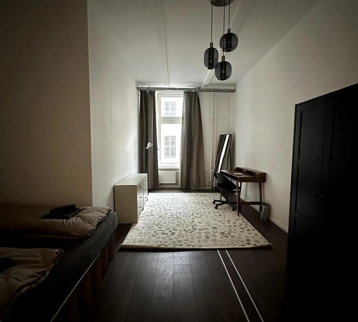 Elegant Gray Room In Vibrant Area 2 Berlin Apartment