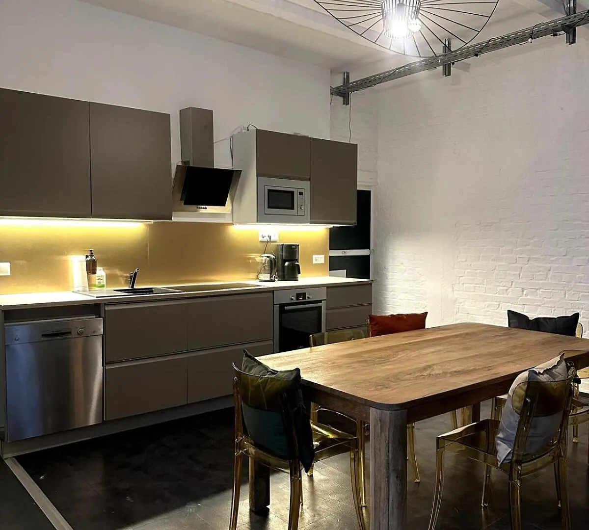 Elegant Gray Room In Vibrant Area 2 Berlin Apartment