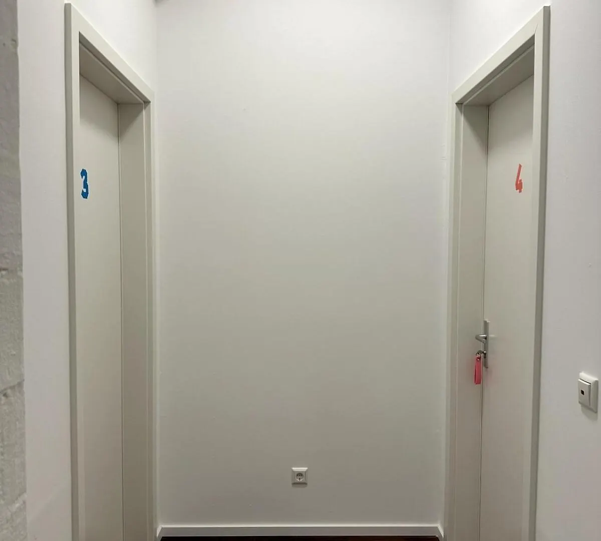 Apartment Elegant Gray Room In Vibrant Area 2 Berlin Germany