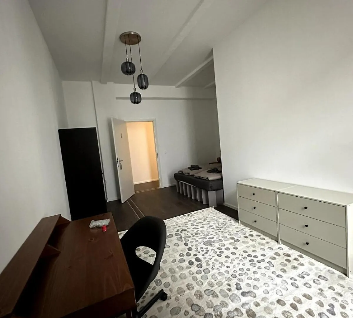 Elegant Gray Room In Vibrant Area 2 Berlin Apartment