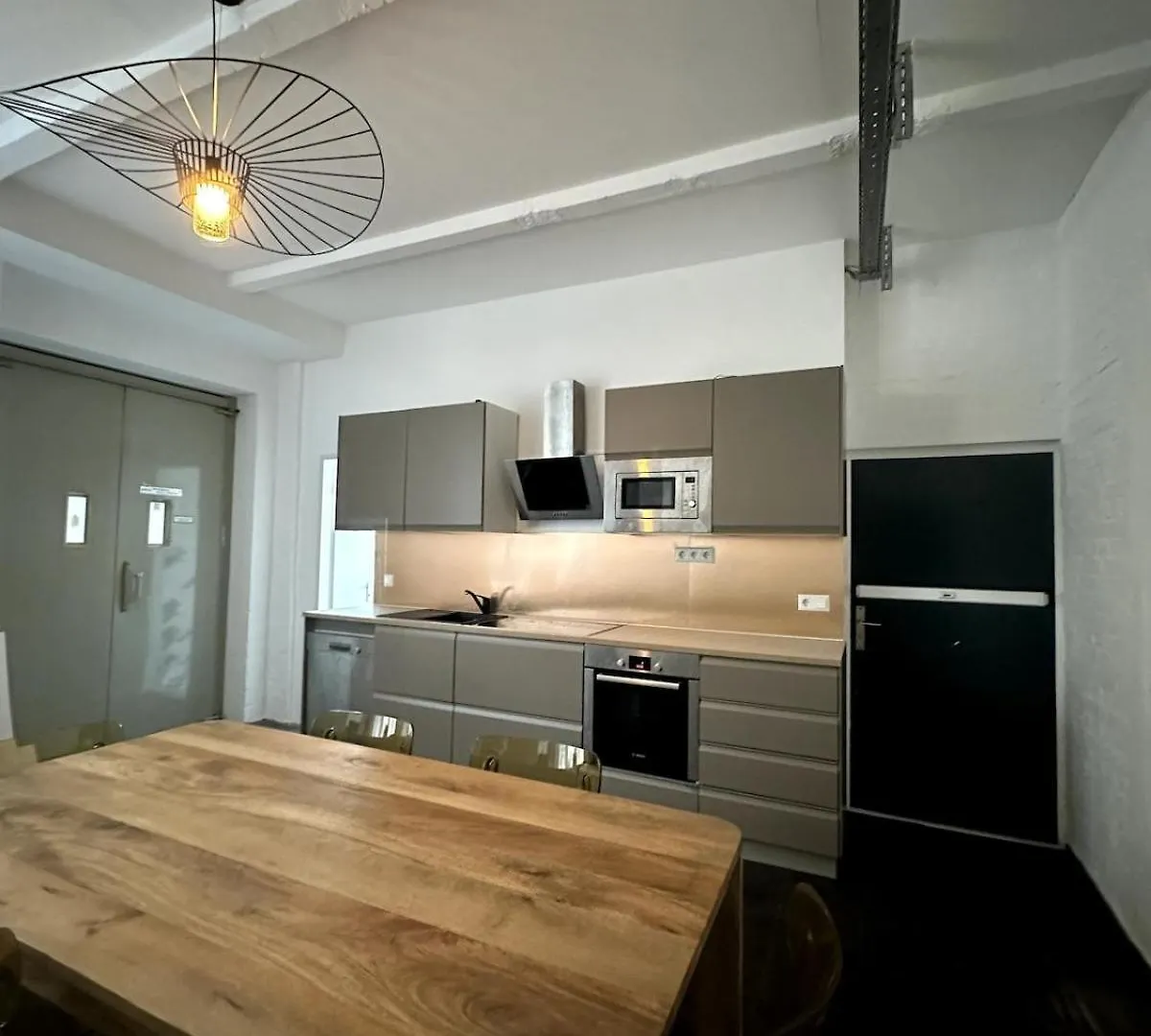 Elegant Gray Room In Vibrant Area 2 Berlin 0*,  Germany
