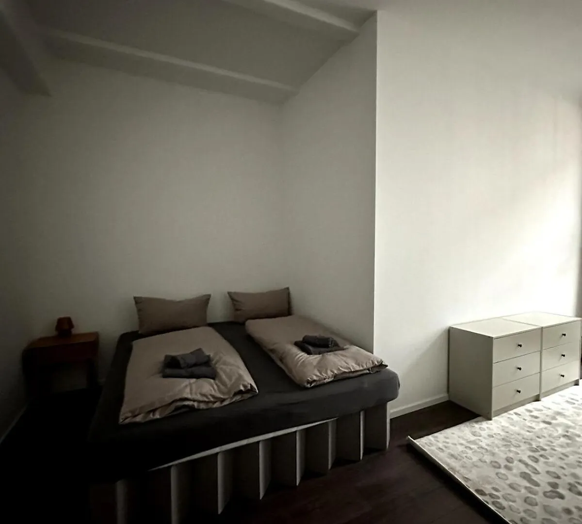 Apartment Elegant Gray Room In Vibrant Area 2 Berlin